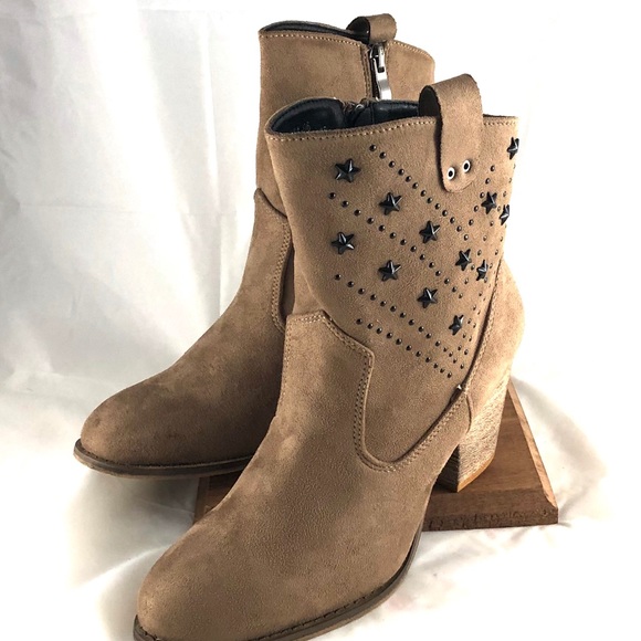 Faux Suede Western Style Boots - Picture 6 of 8